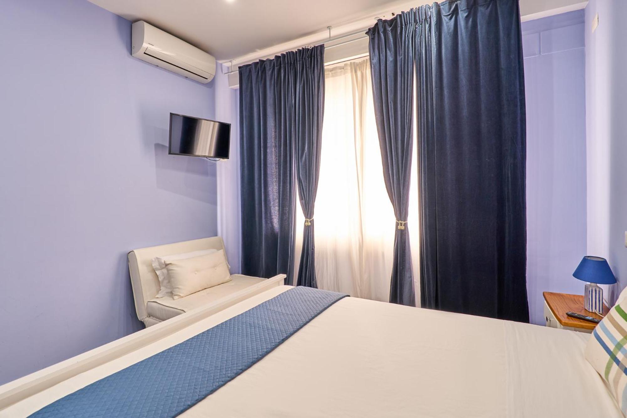 La Marina Hotel Наполи Екстериор снимка